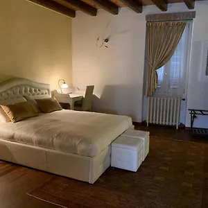 Quinta Quadra Affittacamere Chiari